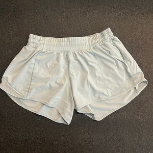 Lululemon size 8 (four inch) hottie hot shorts